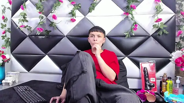 Megan Thompson  online show from September 26, 2:18 am