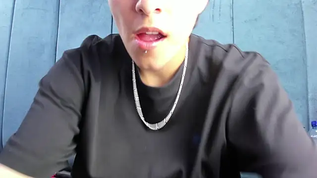 Snapshot of Megan_Thompson_ chatting on February 13, 2:11 am Megan Thompson online show from February 13, 2:11 am