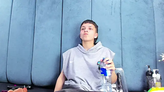 Snapshot of Megan_Thompson_ chatting on February 15, 7:51 am Megan Thompson online show from February 15, 7:51 am