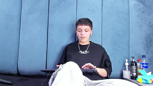 Megan Thompson  online show from March 27, 8:37 am