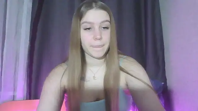 Snapshot of yourhoney_Lola_ chatting on November 20, 2:40 pm yourhoney Lola online show from November 20, 2:40 pm