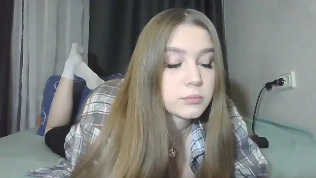 Snapshot of yourhoney_Lola_ chatting on November 29, 1:11 pm yourhoney Lola online show from November 29, 1:11 pm