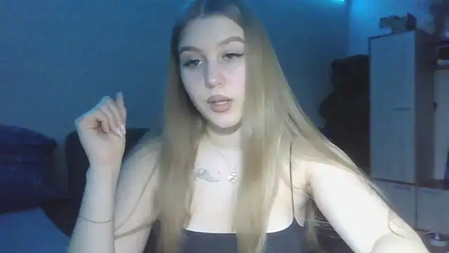 Snapshot of yourhoney_Lola_ chatting on October 17, 1:35 pm yourhoney Lola online show from October 17, 1:35 pm