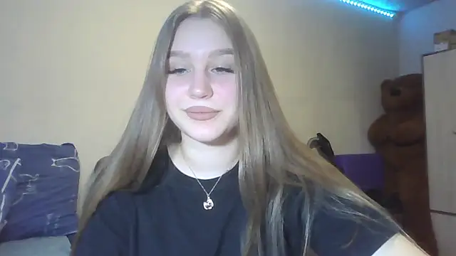 Snapshot of yourhoney_Lola_ chatting on October 18, 3:36 pm yourhoney Lola online show from October 18, 3:36 pm
