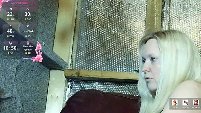 Bouncy-Bella28X online show from April 3, 10:27 pm