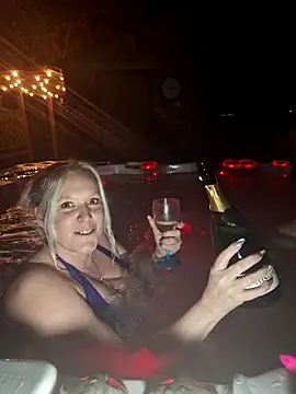 Bouncy-Bella28X online show from March 27, 8:21 pm