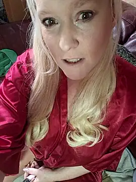 Bouncy-Bella28X online show from April 14, 7:57 am