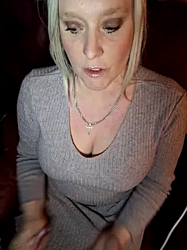 Bouncy-Bella28X online show from February 3, 10:48 pm