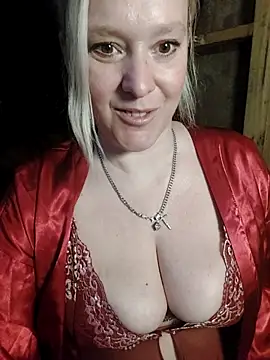 Snapshot of Bouncy-Bella28X chatting on October 10, 7:31 am Bouncy-Bella28X online show from October 10, 7:31 am