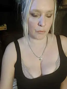 Snapshot of Bouncy-Bella28X chatting on October 13, 11:34 am Bouncy-Bella28X online show from October 13, 11:34 am