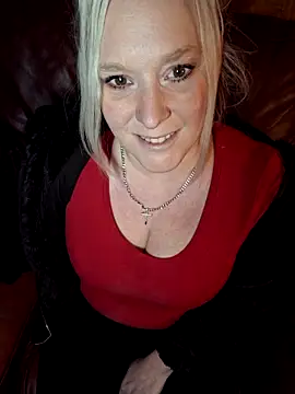 Bouncy-Bella28X online show from February 12, 3:01 pm