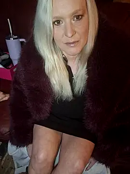 Bouncy-Bella28X online show from January 9, 12:01 pm