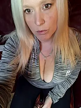 Bouncy-Bella28X online show from February 20, 3:25 pm