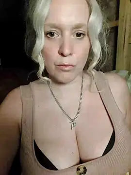 Snapshot of Bouncy-Bella28X chatting on September 14, 9:26 pm Bouncy-Bella28X online show from September 14, 9:26 pm