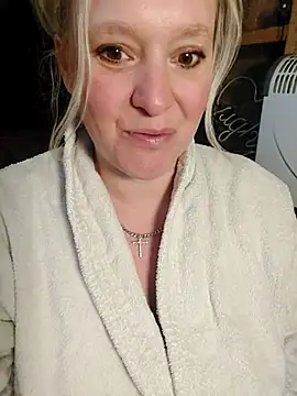 Bouncy-Bella28X online show from October 30, 8:34 am