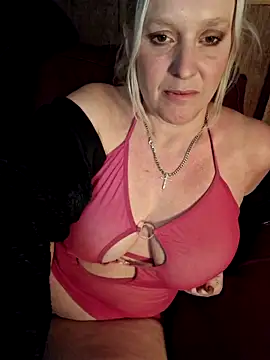 Bouncy-Bella28X online show from November 21, 11:48 pm