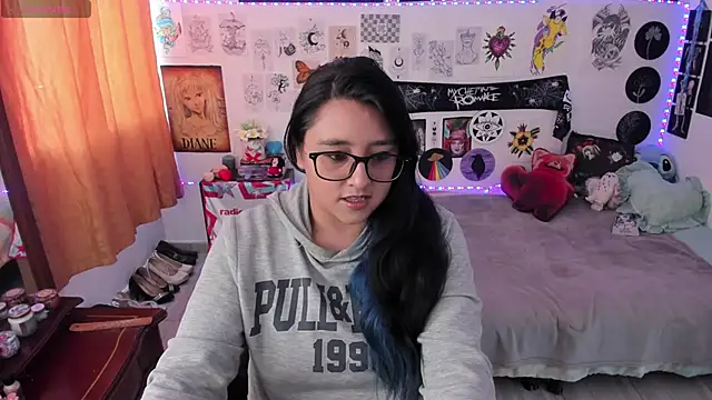 Cherry blush  online show from April 3, 9:10 pm