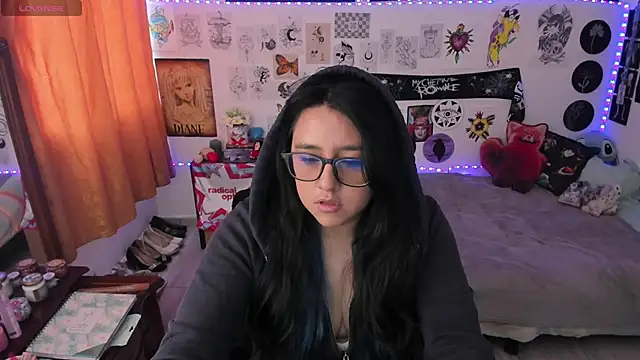 Cherry blush  online show from April 22, 9:54 pm