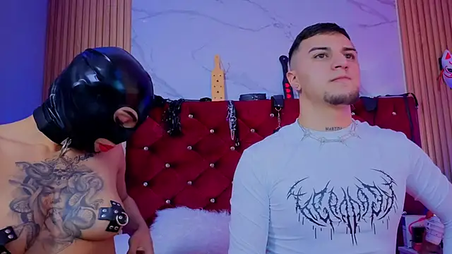 Mia-and-tony online show from October 4, 5:09 am