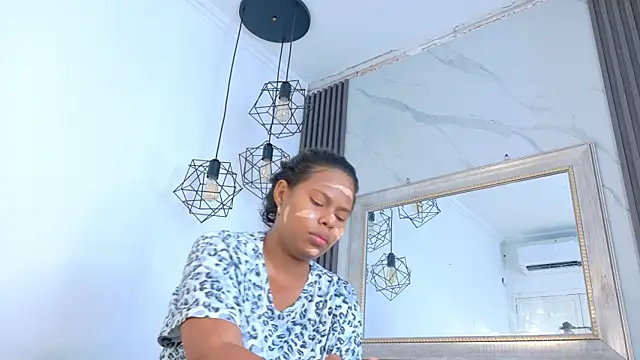 Snapshot of keyla_mejia chatting on June 22, 12:02 pm keyla mejia online show from June 22, 12:02 pm