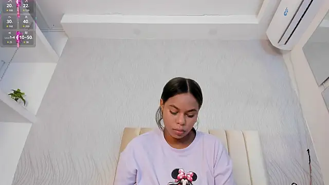 keyla mejia online show from May 24, 12:27 pm