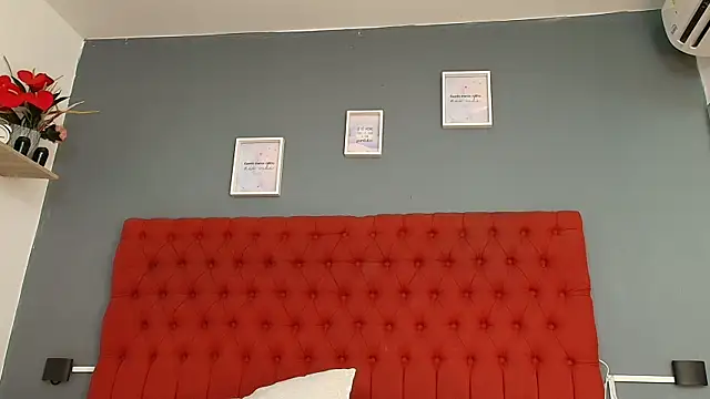 keyla mejia online show from December 20, 11:57 am