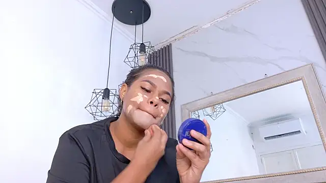 Snapshot of keyla_mejia chatting on June 28, 12:00 pm keyla mejia online show from June 28, 12:00 pm