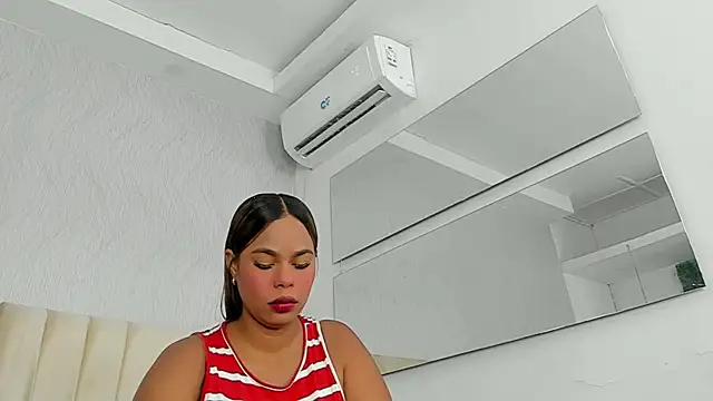 Snapshot of keyla_mejia chatting on July 12, 12:28 pm keyla mejia online show from July 12, 12:28 pm