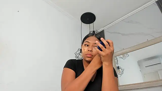 keyla mejia online show from March 21, 12:09 pm