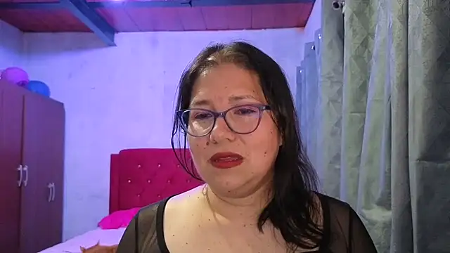 scarlett widow  online show from February 11, 3:39 am