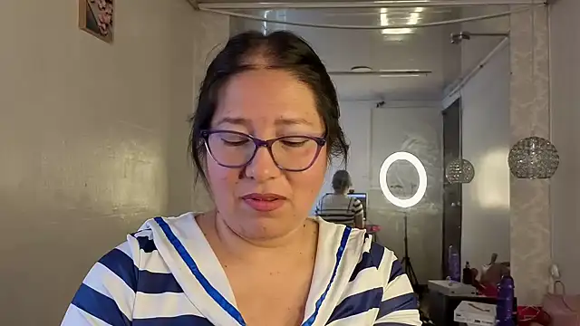 scarlett widow  online show from August 2, 4:48 pm