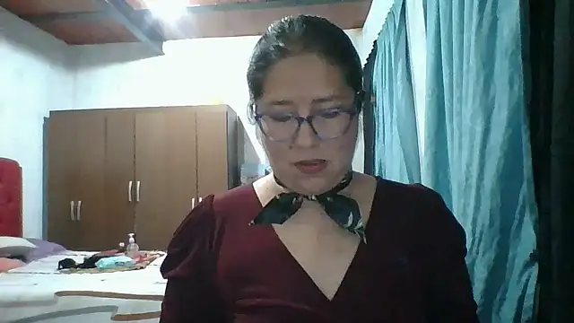 scarlett widow  online show from October 3, 3:20 am