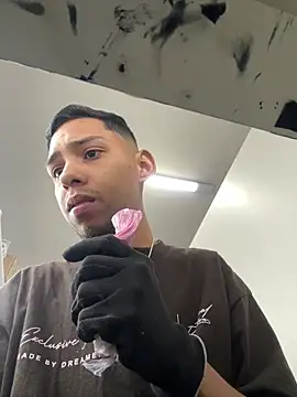 Oqui online show from April 17, 8:22 pm