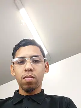 Oqui online show from February 20, 8:00 pm