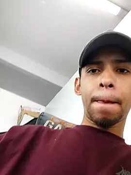 Oqui online show from February 23, 1:23 pm