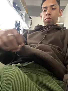 Oqui online show from April 6, 8:10 pm