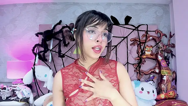 Snapshot of ZarahQueen chatting on October 17, 7:26 pm ZarahQueen online show from October 17, 7:26 pm