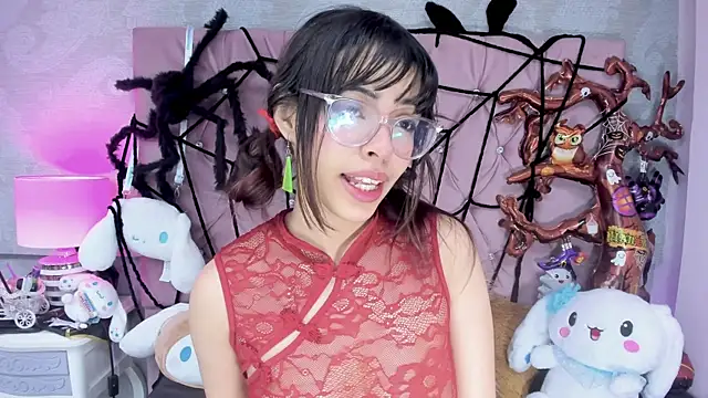 Snapshot of ZarahQueen chatting on October 18, 7:32 am ZarahQueen online show from October 18, 7:32 am
