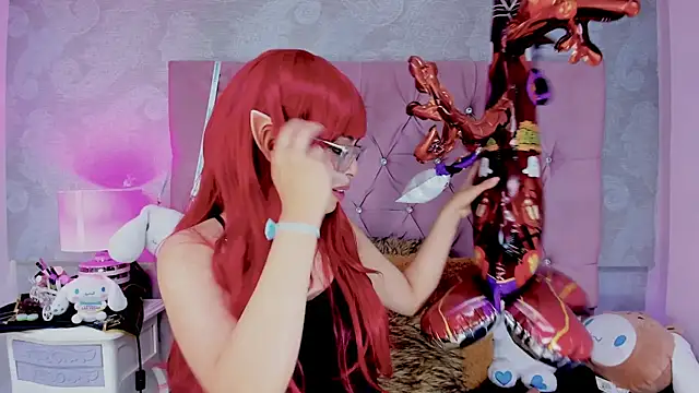 Snapshot of ZarahQueen chatting on October 14, 8:09 pm ZarahQueen online show from October 14, 8:09 pm