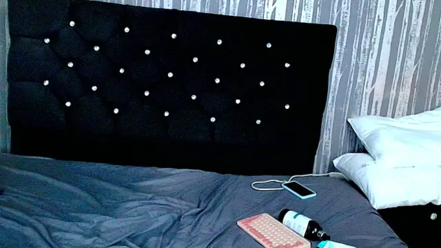 Alicee Moonn online show from February 24, 9:04 pm