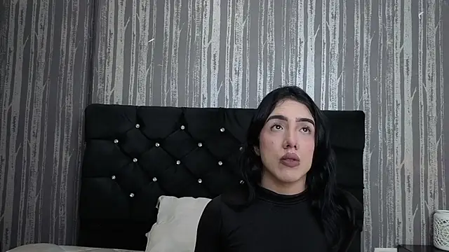 Snapshot of Alicee_Moonn chatting on July 17, 8:50 pm Alicee Moonn online show from July 17, 8:50 pm