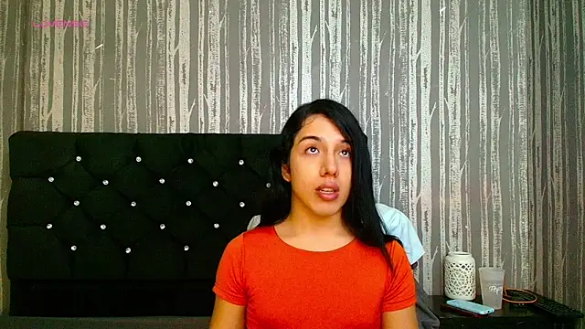 Alicee Moonn online show from April 21, 5:30 pm