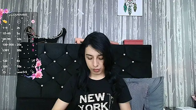 Alicee Moonn online show from November 17, 7:07 pm