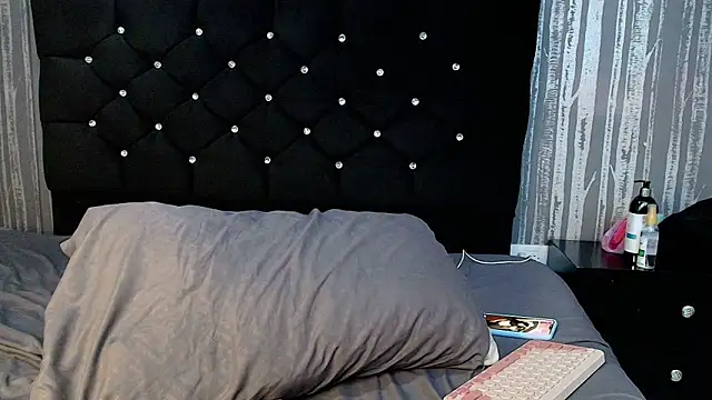 Alicee Moonn online show from November 29, 7:52 am