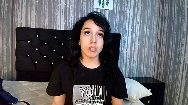 Alicee Moonn online show from December 17, 9:31 pm