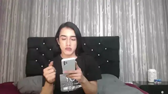 Snapshot of Alicee_Moonn chatting on July 15, 9:44 pm Alicee Moonn online show from July 15, 9:44 pm