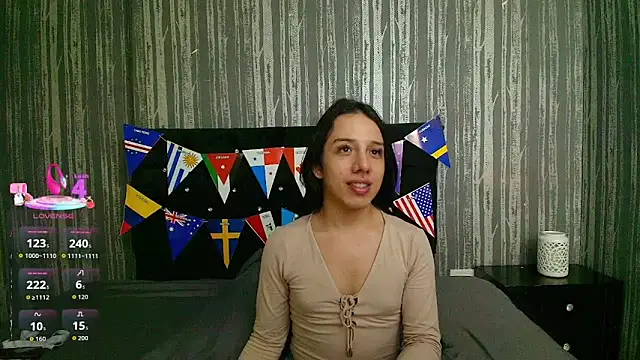 Snapshot of Alicee_Moonn chatting on June 14, 5:14 pm Alicee Moonn online show from June 14, 5:14 pm