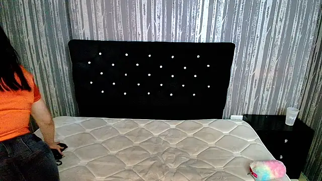 Alicee Moonn online show from February 20, 8:00 pm