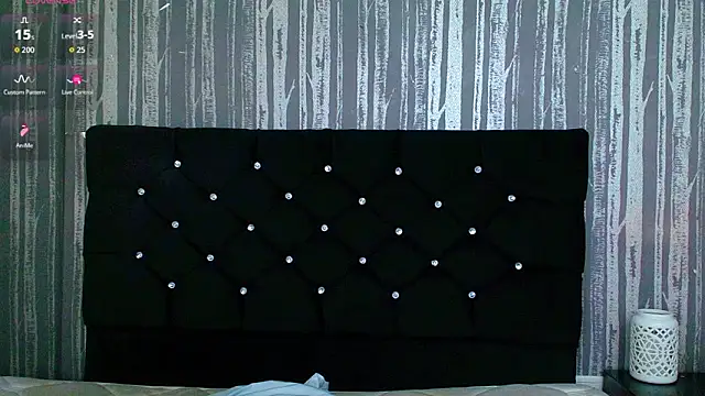 Alicee Moonn online show from March 29, 5:25 pm