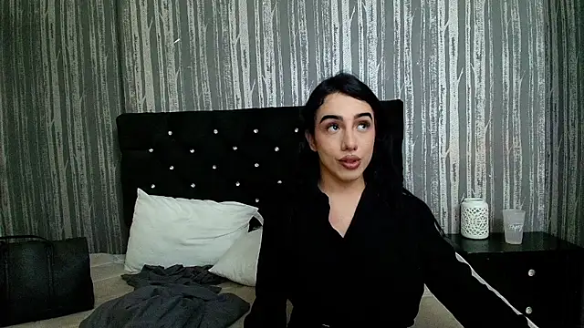 Alicee Moonn online show from May 6, 7:51 pm